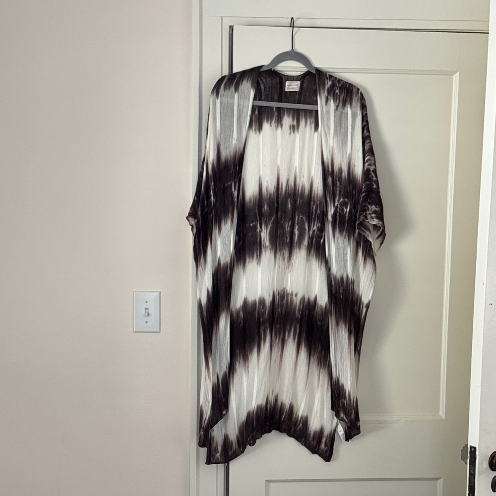 Melrose and Market Black and White Swim Coverup